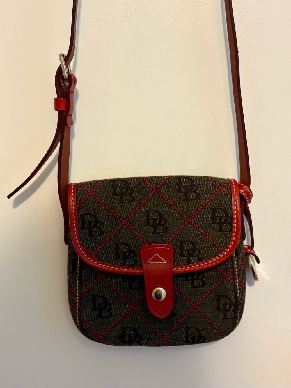 vintage red dooney and bourke crossbody